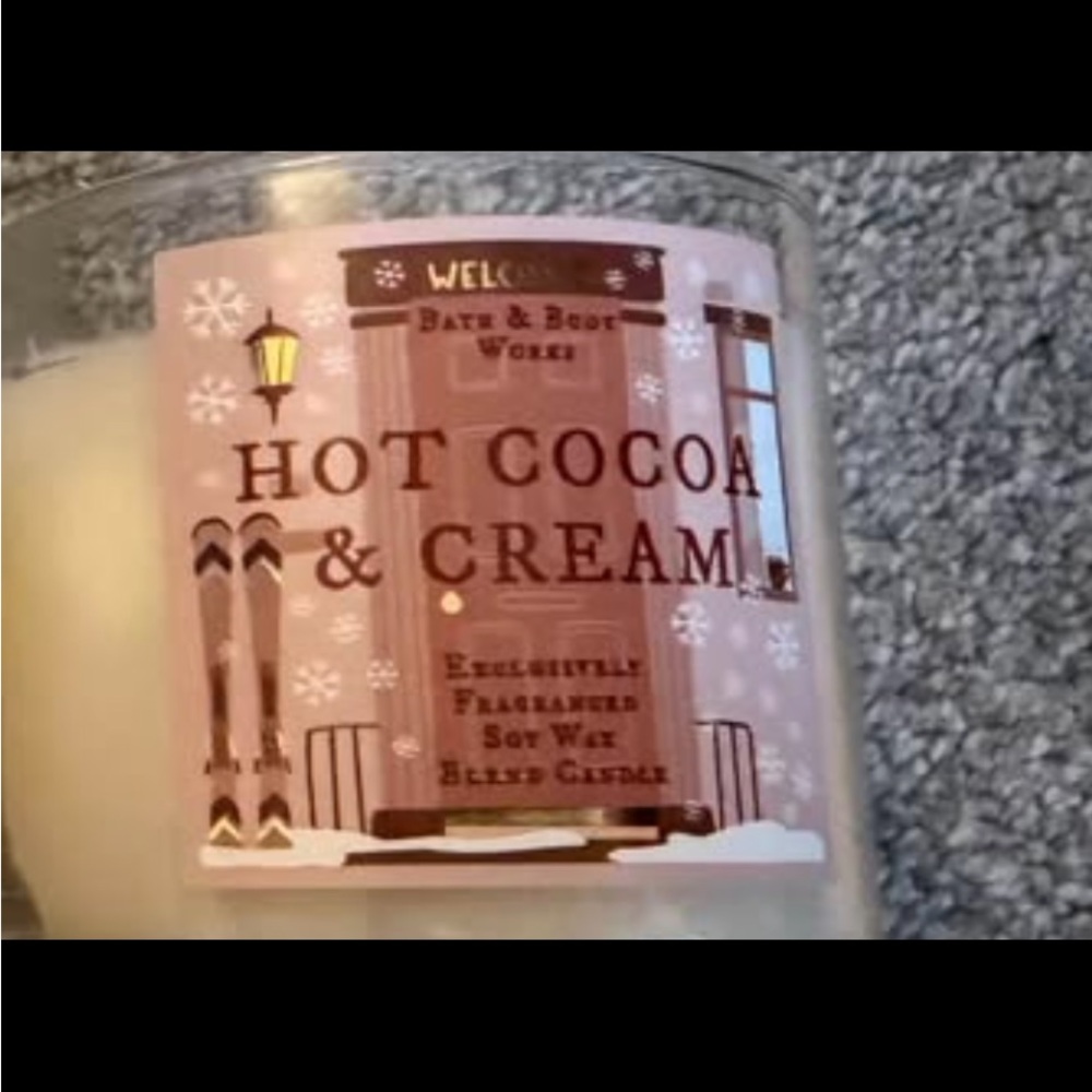 Bath & Body Works Hot Cocoa & Cream Candle - Cream